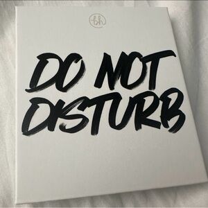 BH Cosmetics Do Not Disturb eyeshadow palette